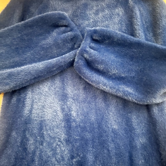 Women's Plush Faux Fur Blue Pullover Jacket - Picture 2 of 8